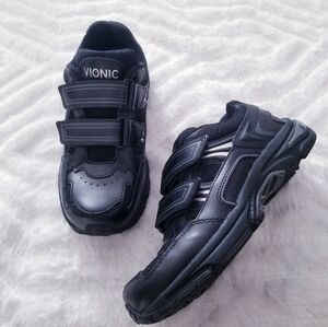 Vionic Tabi walker black leather sneaker size 5